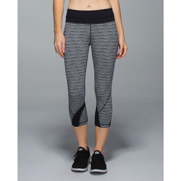 Lululemon Run: Inspire Crop II *All Luxtreme leggings size 4 - Picture 1 of 10
